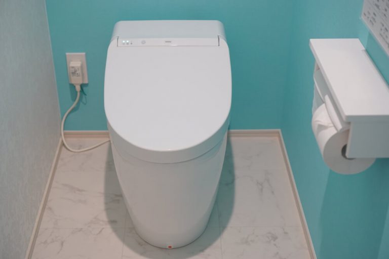 トイレの床が濡れている！対処方法と修理交換費用の相場 トイレつまり・水漏れ修理なら「水のサポート徳島」